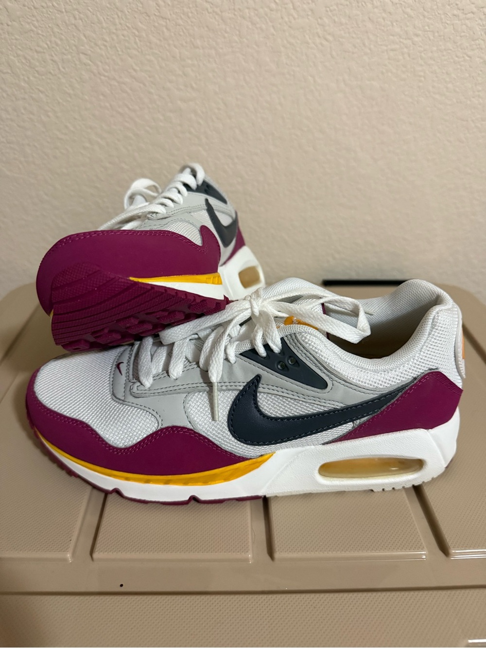 Nike Air Max Correlate Women’s 7.5 — Brand New